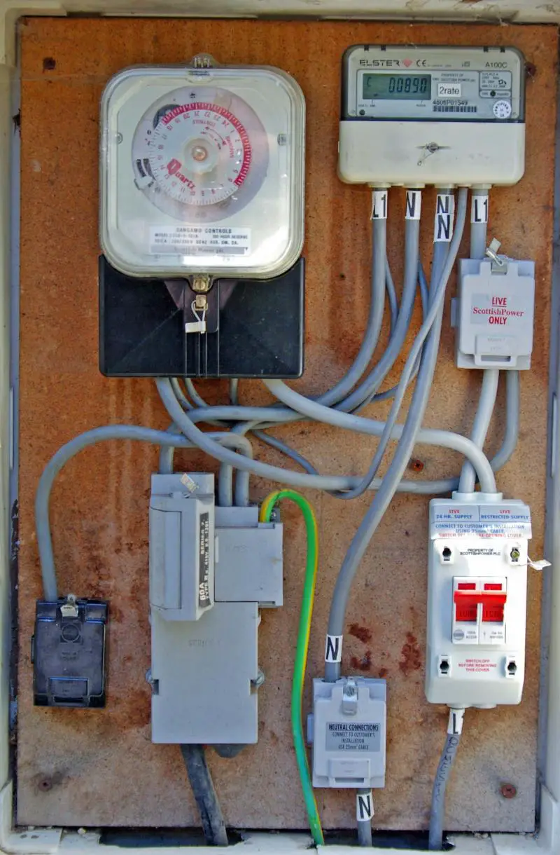 New meter and Isolation switch | DIYnot Forums 3 way switch wiring diagram uk 