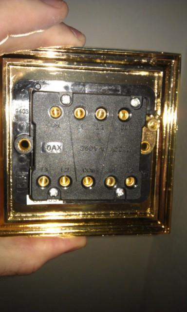 Wiring a 3 gang 2 way light switch | DIYnot Forums