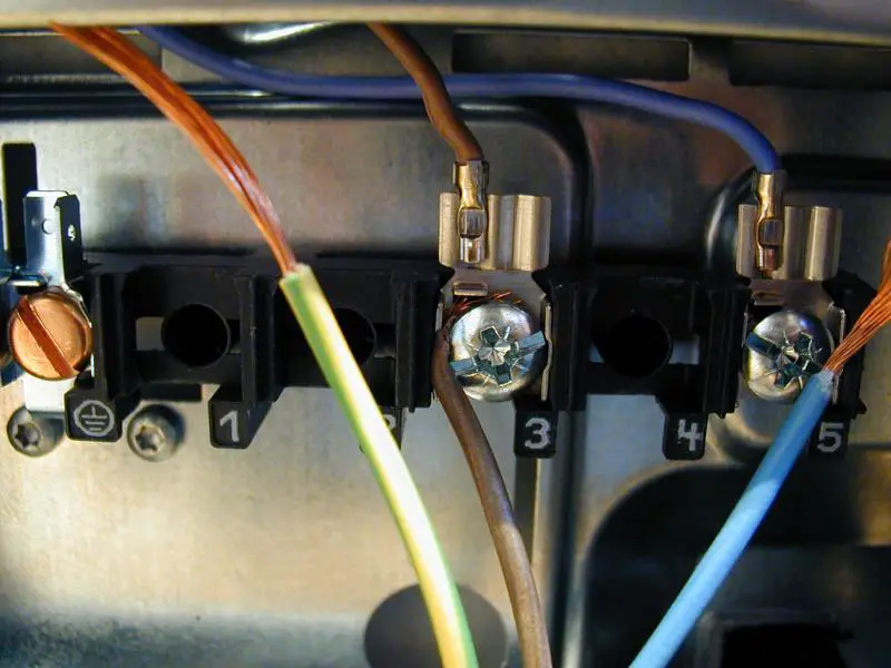 Oven connection box, with brown connected.