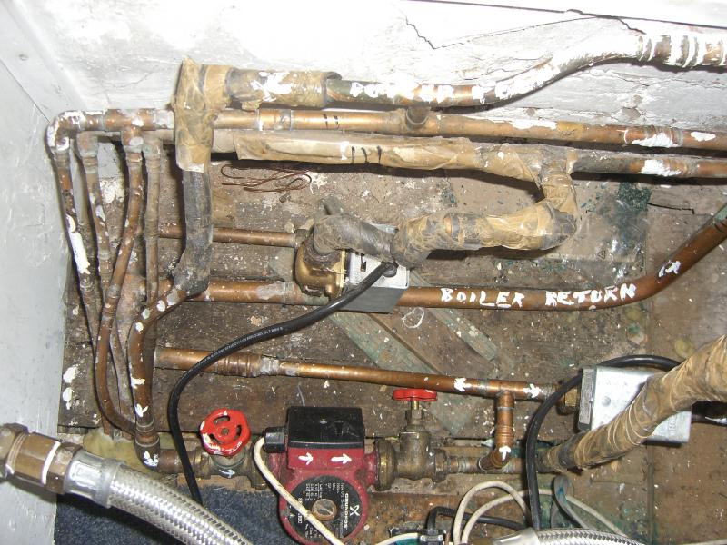 pipe layout in airing cupboard 2