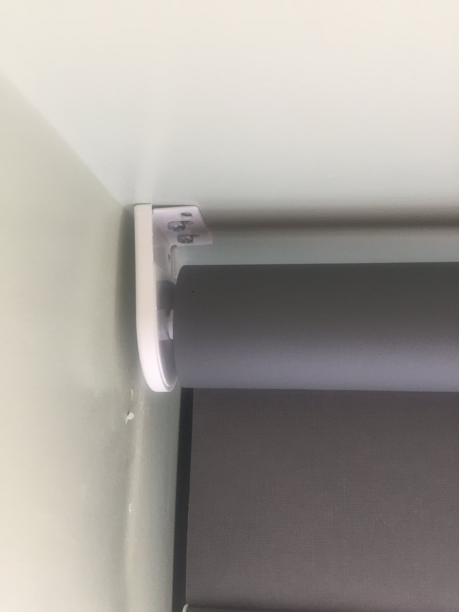 Roller blind bracket