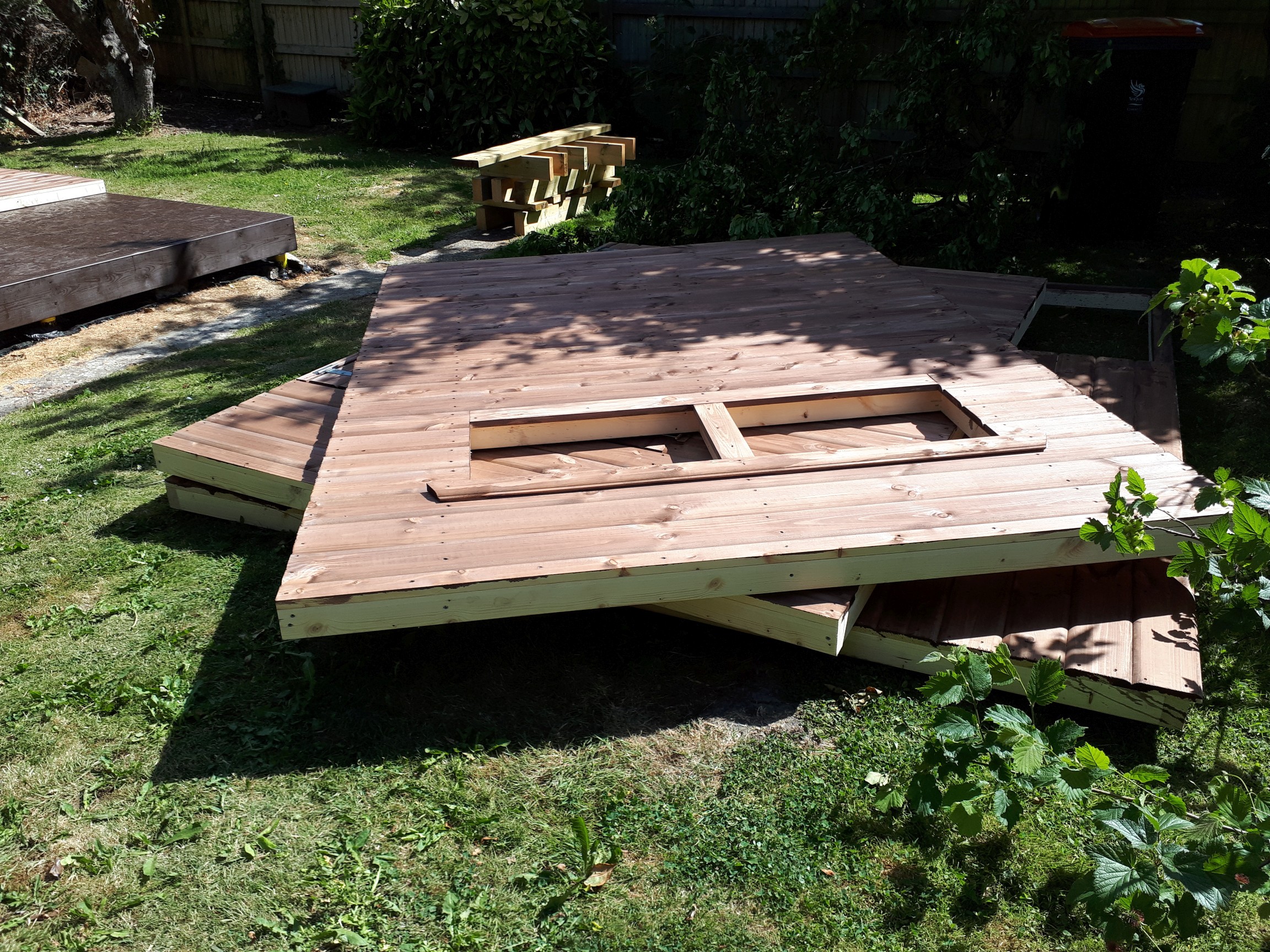 Shed arriving in prefabricated form