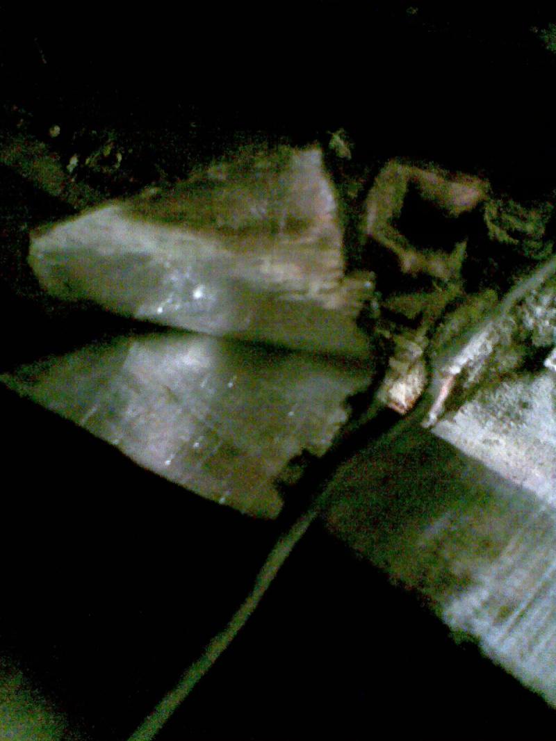 Showing conductive/flamable material