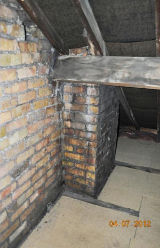 staining on front purlin at front stack