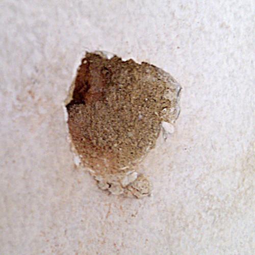 The deep crumbly mortar