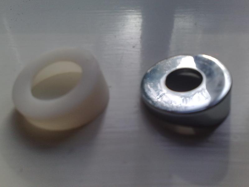 Toilet handle fittings