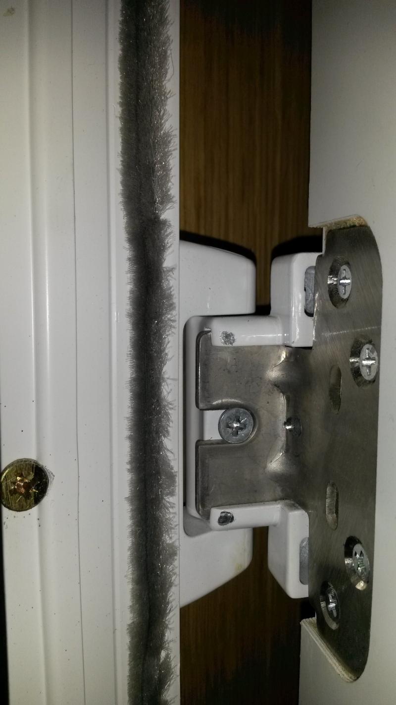 top hinge - door open