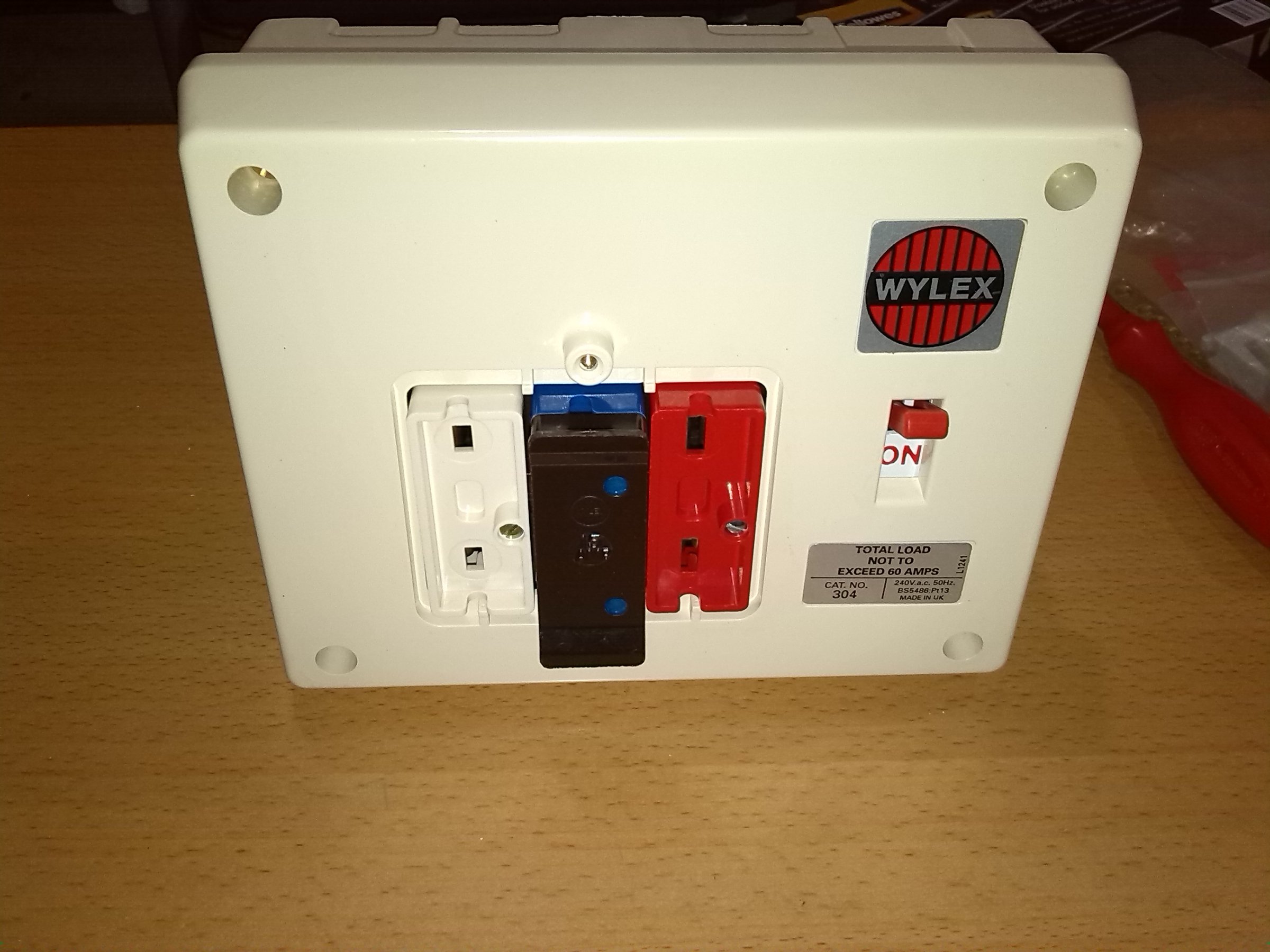 TRADITIONAL_WYLEXSTANDARD_FUSEBOX (3)