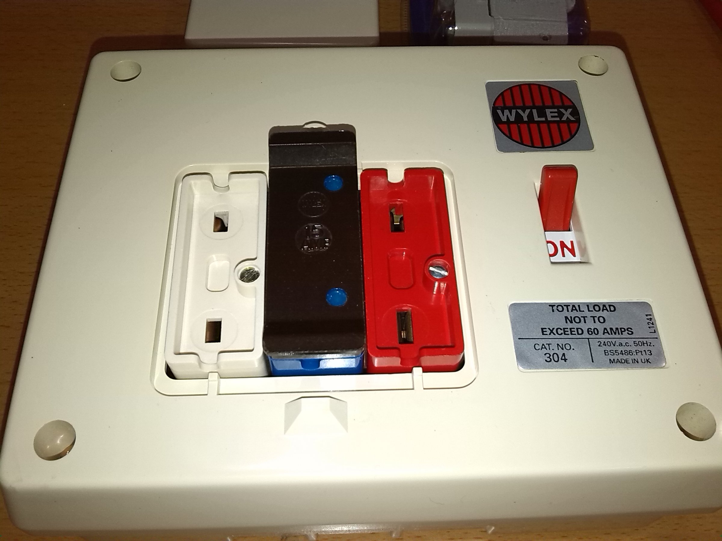 TRADITIONAL_WYLEXSTANDARD_FUSEBOX (4) DIYnot Forums
