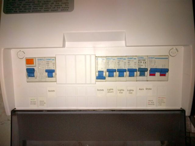 tripped fuse box | DIYnot Forums