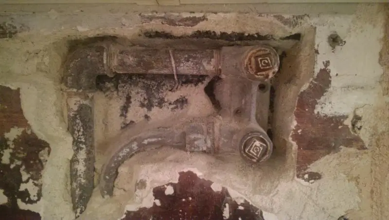 Unidentified pipework