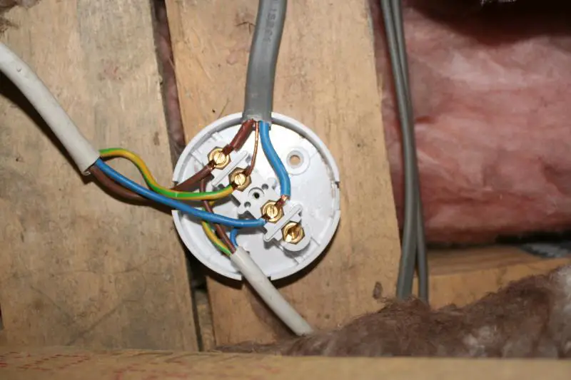 Wiring a light from a Junction Box. | DIYnot Forums