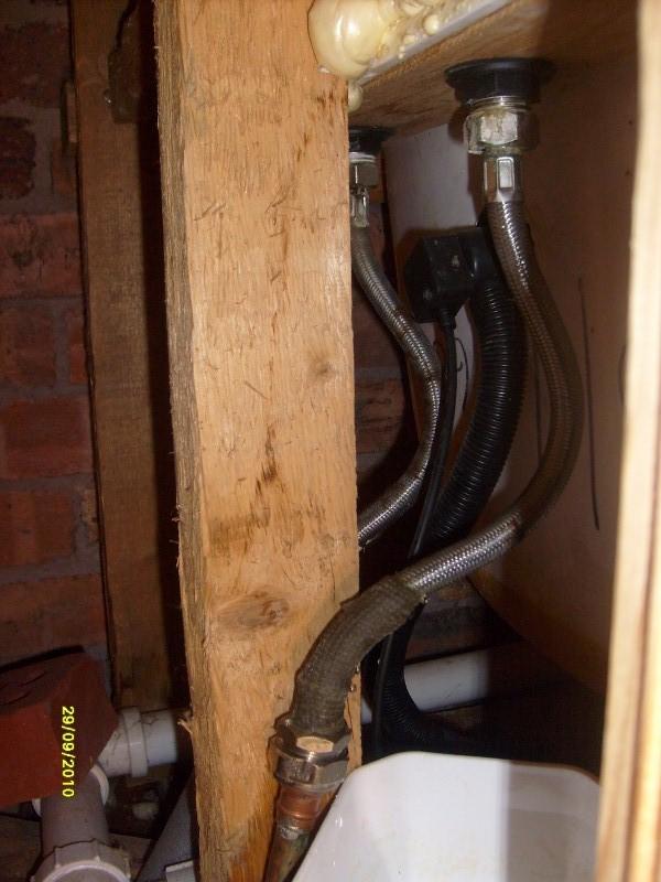 leaking flexible connector on bath DIYnot Forums