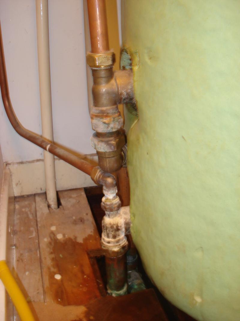 Central heating expansion tank overflowing from vent pipe DIYnot Forums