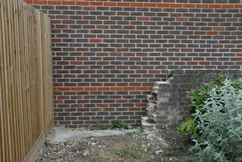 Garden Wall Footing depth? DIYnot Forums