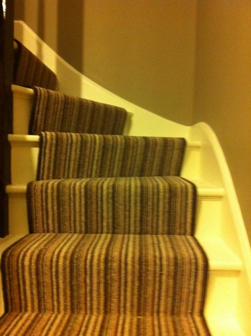 Striped carpet on stairs winder not right? DIYnot Forums