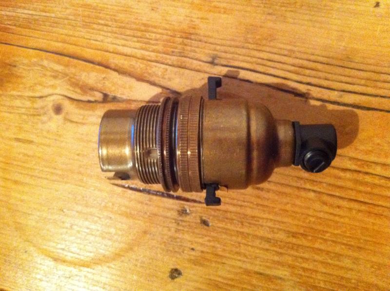 wiring a bayoent light fitting to wire and plug DIYnot Forums