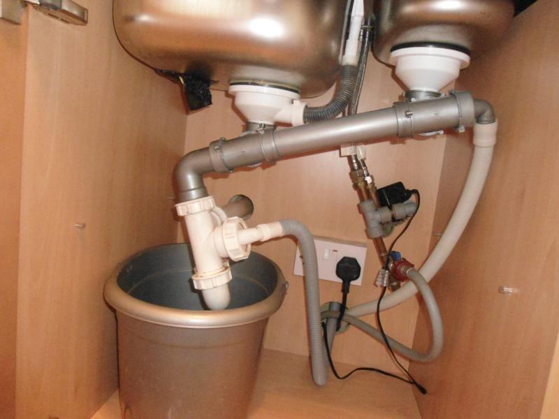 pipes under the sink | DIYnot Forums