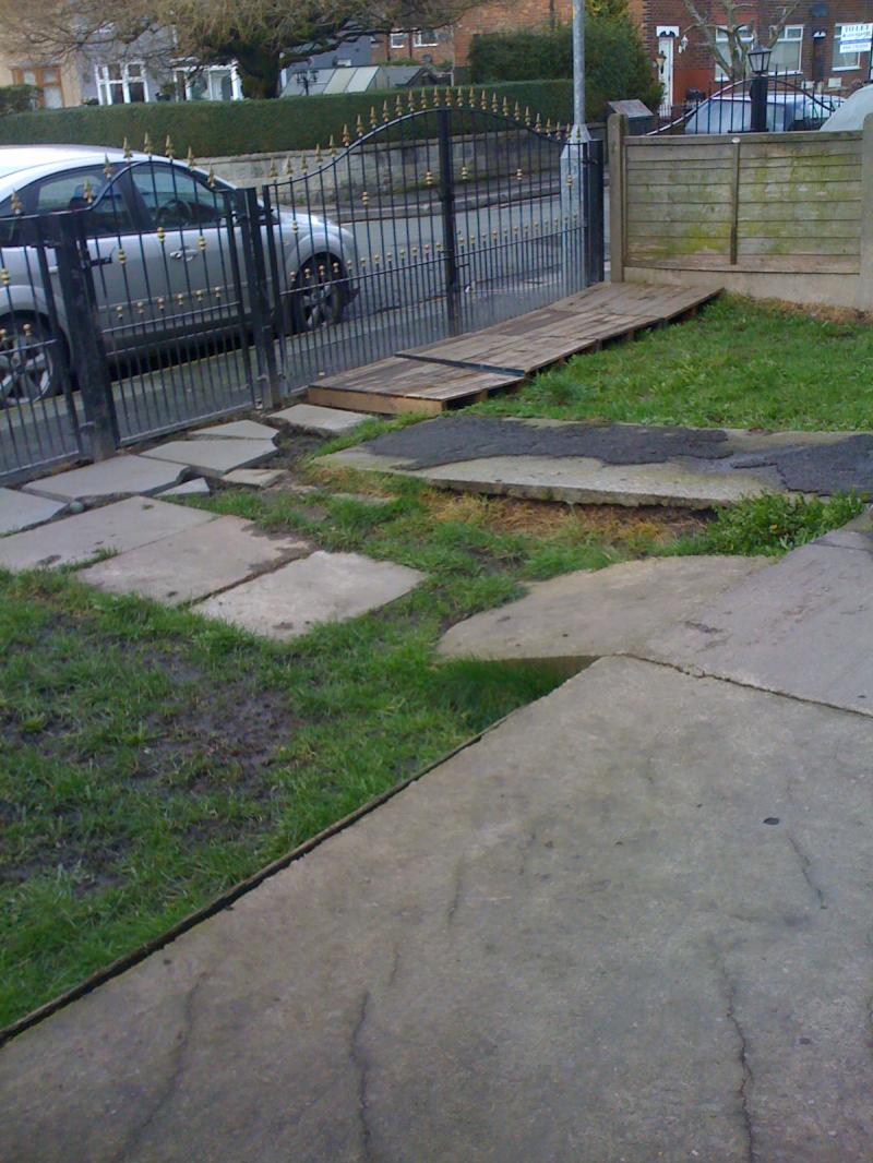 Ideas pls to make my muddy garden presentable on a budget DIYnot Forums