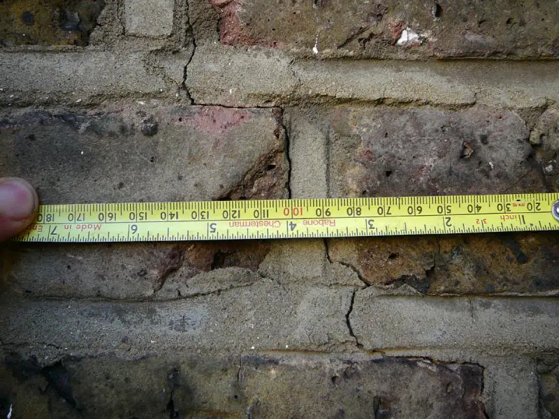 Pointless repointing - do hairline cracks really need it? | DIYnot Forums