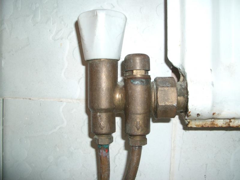 TRV for radiator with both 8mm pipes at one end DIYnot Forums