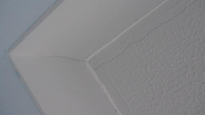 Troubling Cracks In Ceiling Walls Advice Please Diynot Forums