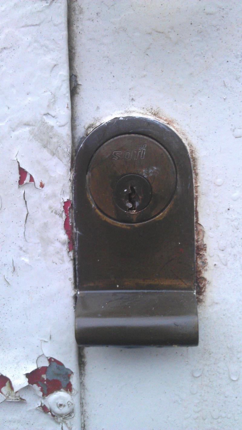 Key snapped in garage door lock. DIYnot Forums