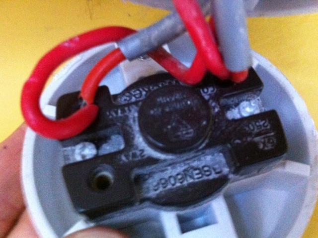 Ceiling rose - light and fan wiring confusion | DIYnot Forums