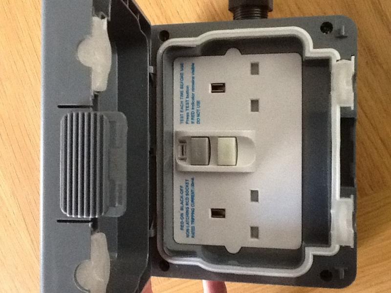 Switched fused socket DIYnot Forums