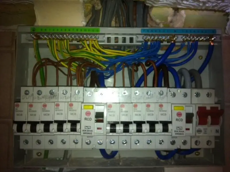 Distribution Board additional MCB or RCBO | DIYnot Forums garage wire diagram 