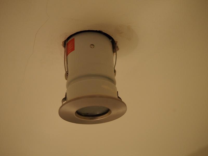 Changing A Bulb In Sealed Bathroom Downlight Diynot Forums - How To Change A Bathroom Downlight