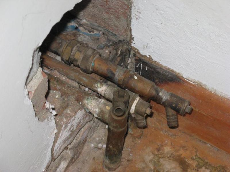 Cleaning F+E Header tank & adding cleaner to heating sys Page 2