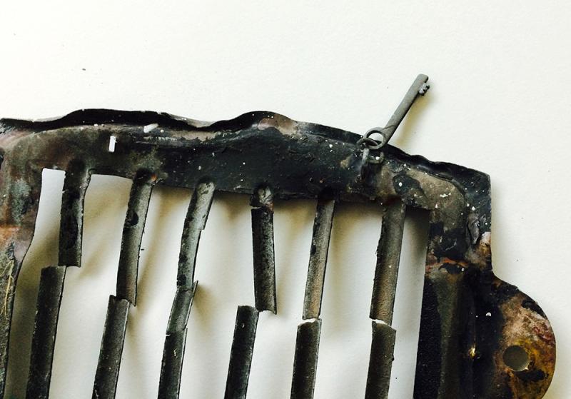 Vent grille tiny key